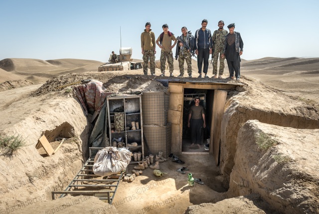 Militares en puesto avanzado de combate - Afganistán